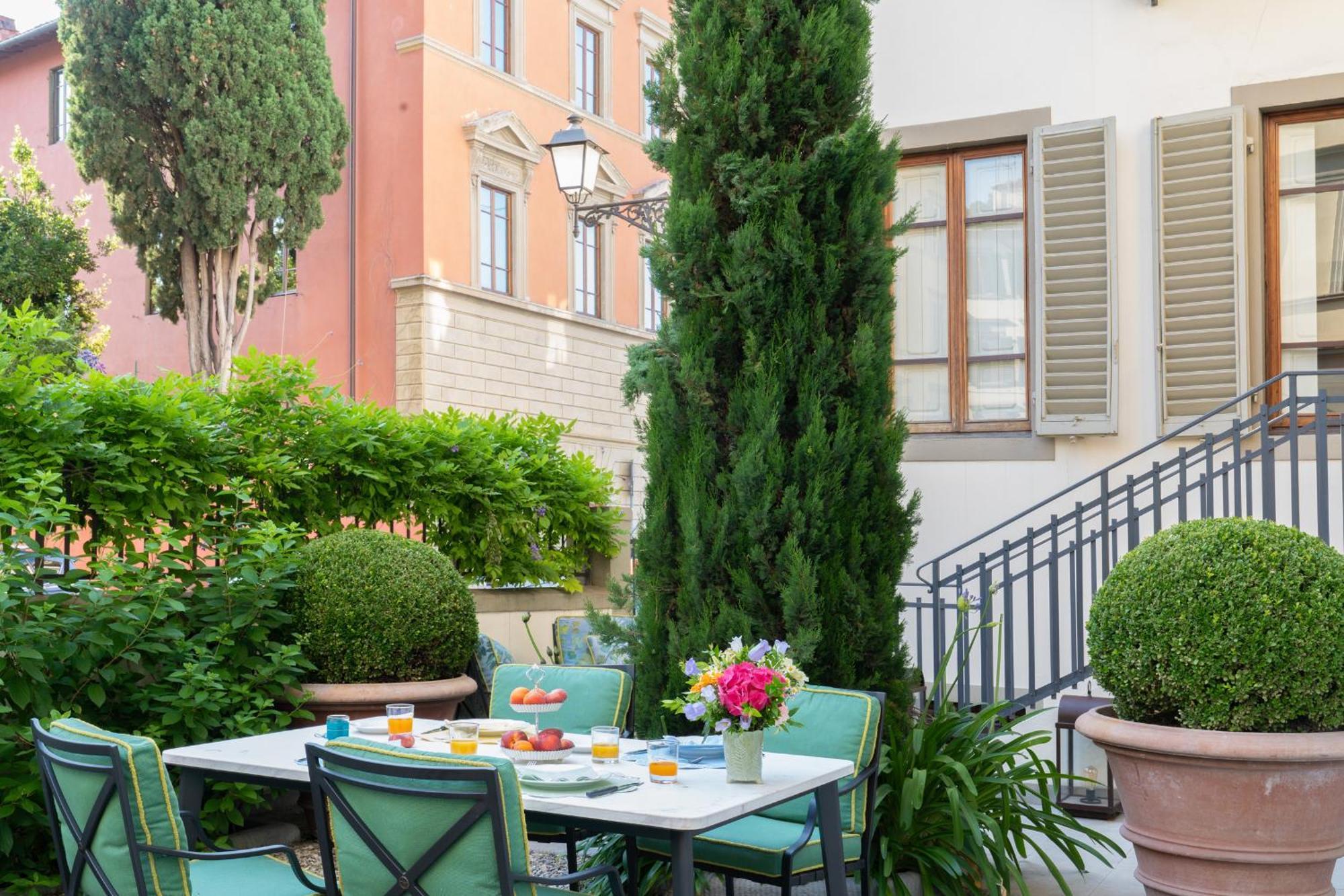Serristori Palace Residence Florença Exterior foto