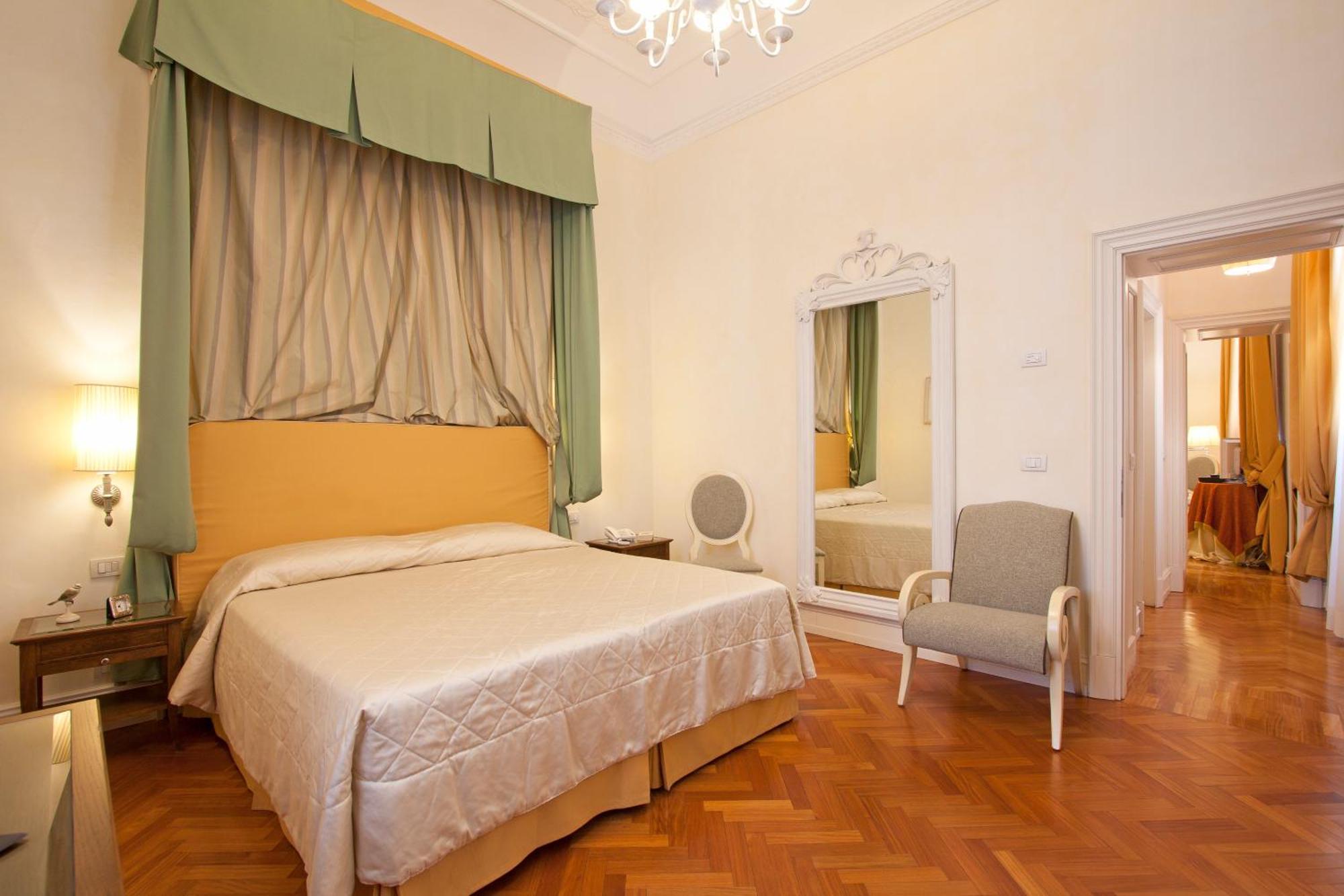 Serristori Palace Residence Florença Quarto foto