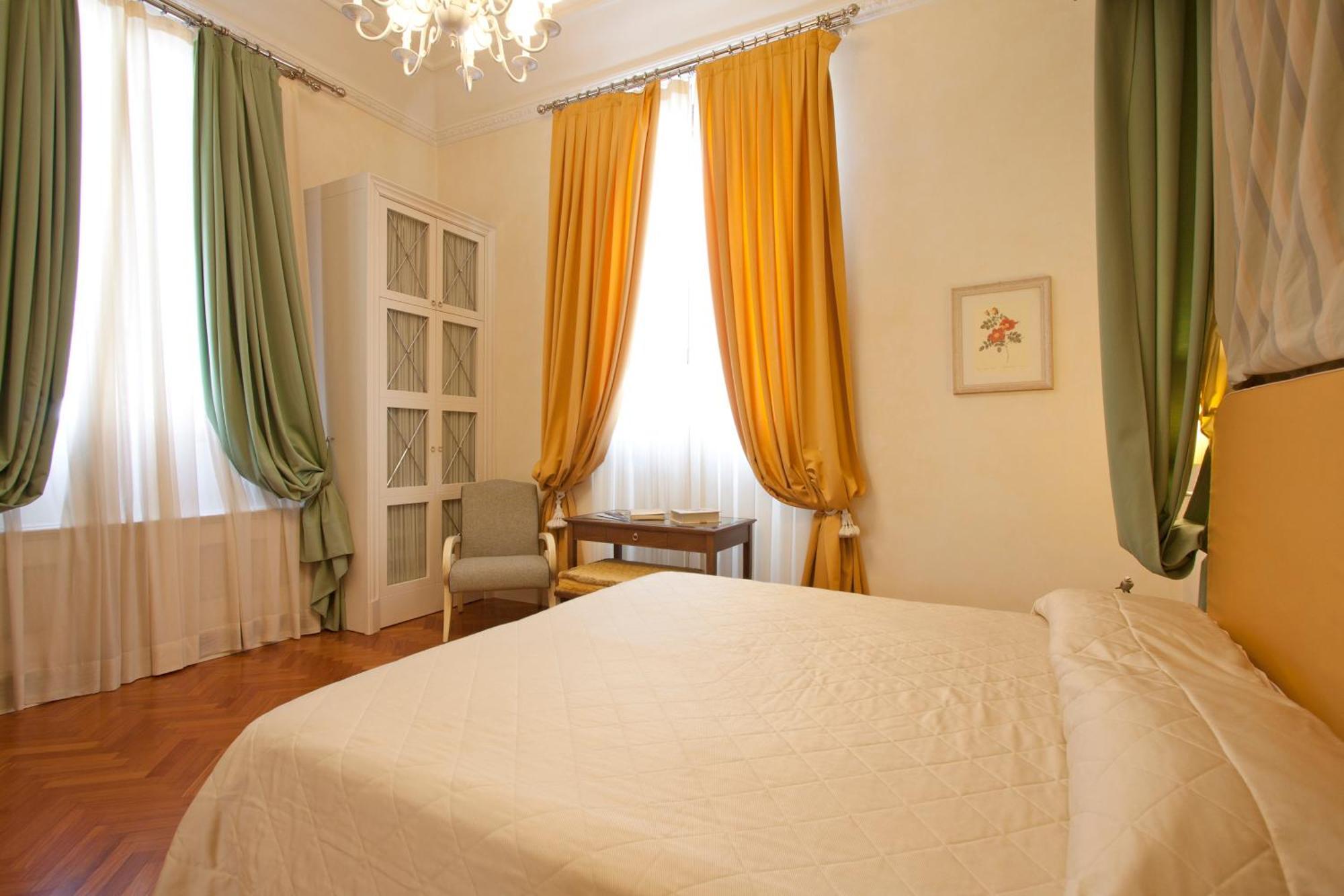 Serristori Palace Residence Florença Quarto foto
